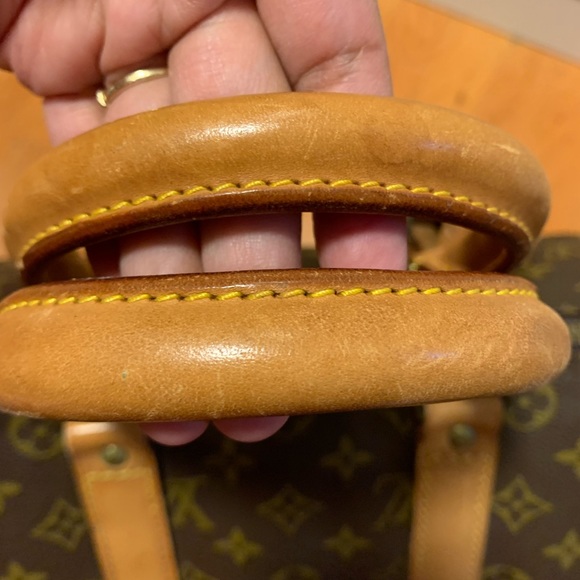 Louis Vuitton Keepall 45 Bag - Picture 8 of 16